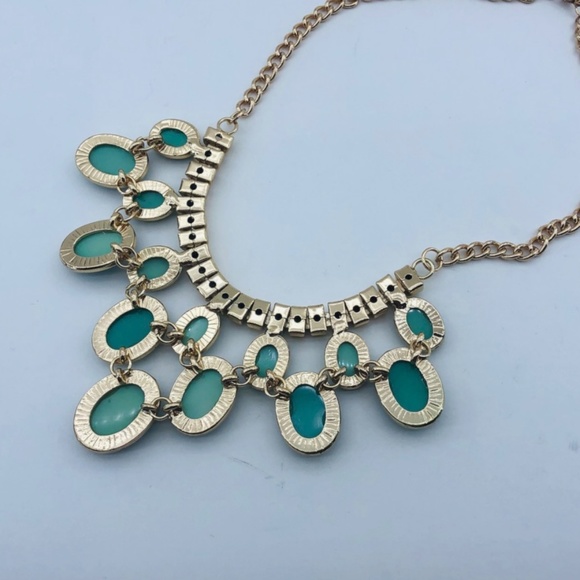 Statement Green Stone/Gold Tone Chain Necklace - Picture 6 of 7
